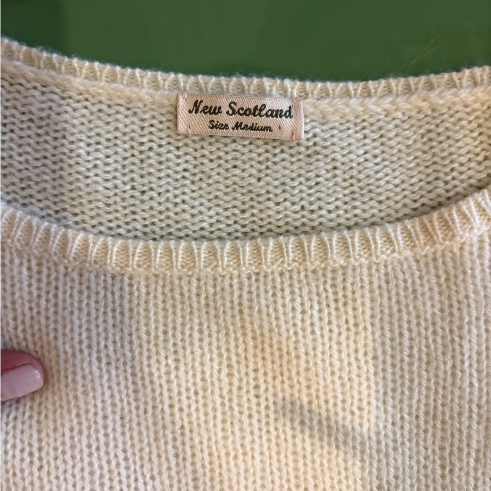 New Scotland Cream Crew Sweater — Medium - Picture 4 of 4
